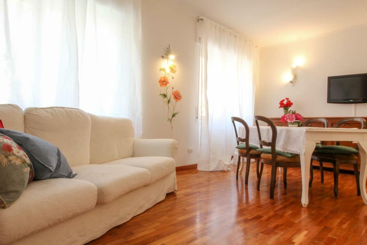 Papaveri Rossi Apartment บอร์ดิเกรา ภายนอก รูปภาพ