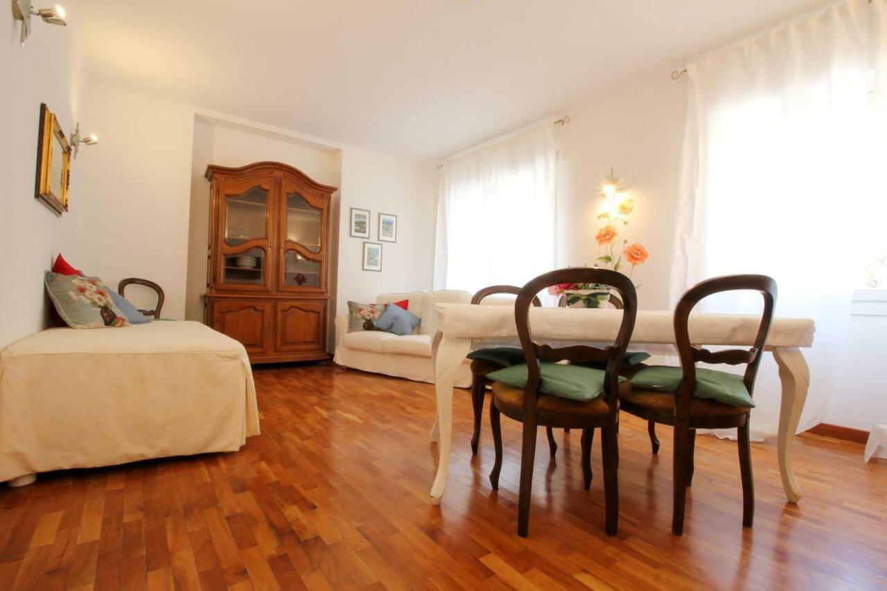 Papaveri Rossi Apartment บอร์ดิเกรา ภายนอก รูปภาพ
