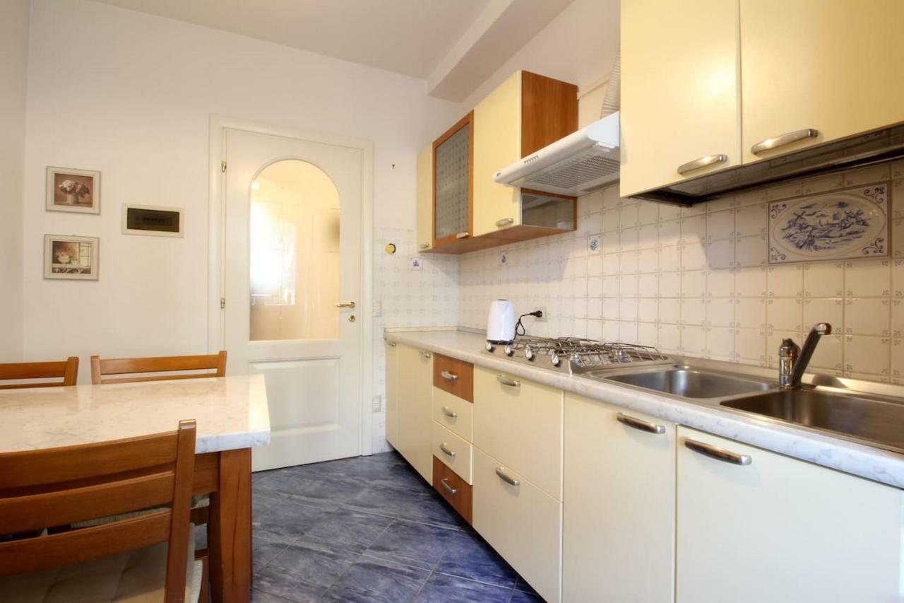 Papaveri Rossi Apartment บอร์ดิเกรา ภายนอก รูปภาพ